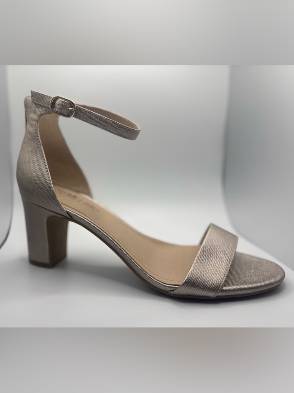 New Life Stride Women's Ankle Strap Pumps Size 8.5